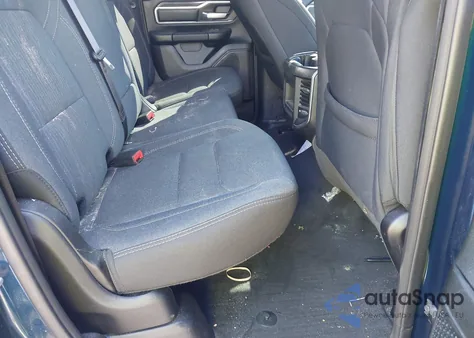 2021 Ram 1500 Big Horn Quad Cab 4X2 6'4 Box из США, поврежденный, VIN 1C6RREBT8MN795039